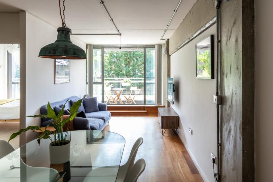 Altido Modern Flat With Canal Views Londra